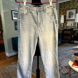 Hollister Ultra High-Rise Baggy Jeans-27/5